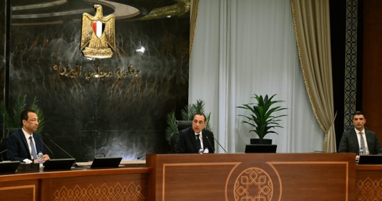 رئيس الوزراء: ندرس بدء تطبيق منظومة الدعم النقدى بداية من العام المالى المقبل