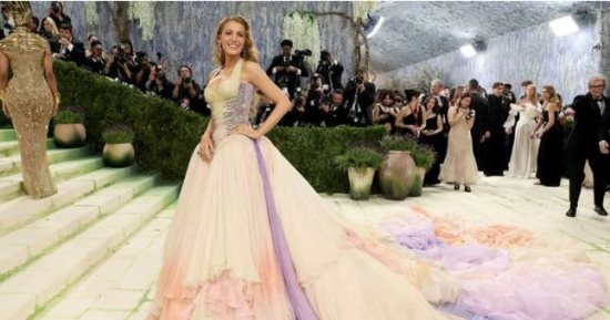 بليك ليفلي تتصدر الجدل بعد ظهورها فى ميت جالا 2026 رغم الانتقادات