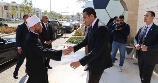 وزير الرياضة: تطوير المنشآت المقامة على أراضى الأوقاف أولوية