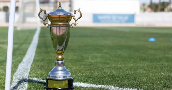 اتحاد الكرة يكشف عن كأس مصر للكرة النسائية قبل تسليمه للفائز من دجلة ومسار 