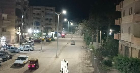 إطلاق التيار الكهربائى بـ30 عمود بطريق عمر أبو العز  بمدينة دسوق فى كفر الشيخ