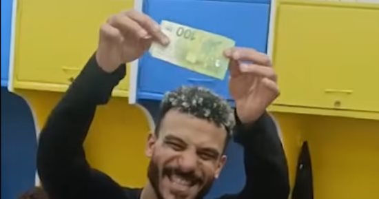 100 يورو مكافأة لـ شكرى نجيب بعد هدف فوز المقاولون أمام الجونة.. فيديو