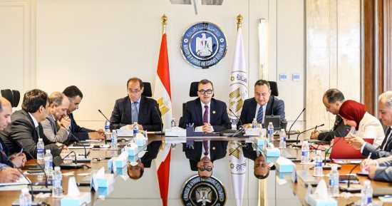 3 وزراء يبحثون دعم الجامعات وتعزيز دور مؤسسات التعليم العالى فى تحقيق التنمية