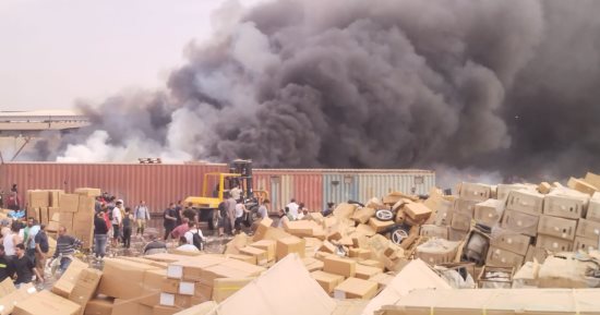 السيطرة على حريق بمخزن أعلى مصنع فى شبرا الخيمة دون خسائر بشرية