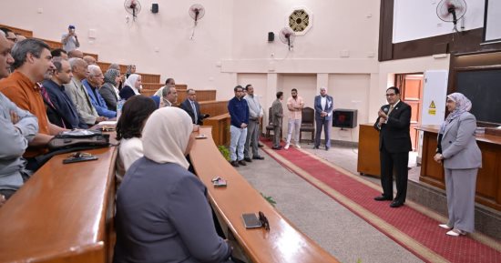 رئيس جامعة القاهرة يفتتح مدرج «والي» بكلية العلوم بعد تطويره