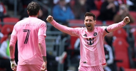 تورونتو ضد إنتر ميامي.. ميسي يقود فريقه للفوز 4-2 ويواصل صناعة التاريخ