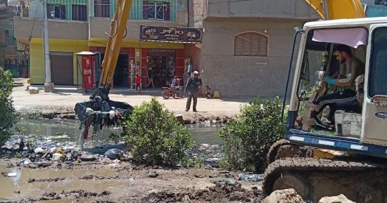 محافظ الجيزة يتابع أعمال تطهير ترع الشبرامنتية وسقارة القبلية ومصرف العزيزية