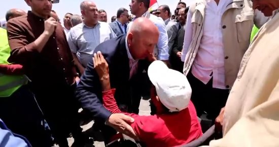 لفتة إنسانية.. وزير النقل يستجيب لطلب مواطن من ذوي الهمم ويوجه بتوفير وظيفة له