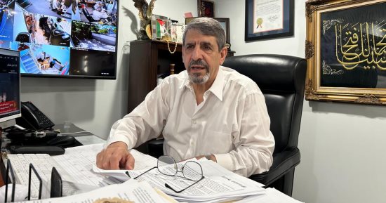 فلسطيني يعمل في مجال الطب بنيويورك يستعيد ذكريات المقاومة 