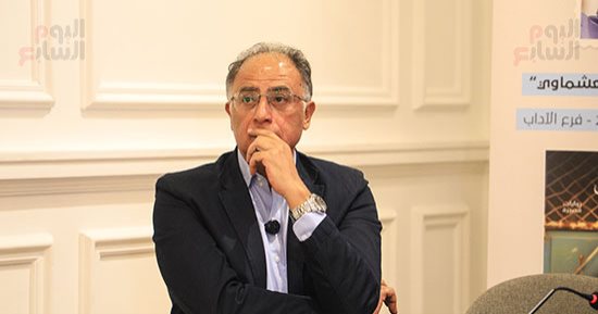أشرف العشماوى: الجوائز لا تصنع الكاتب لكنها تمنحه الإنصاف
