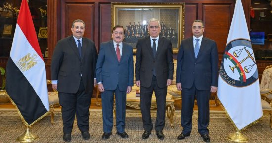 النائب العام يستقبل رئيس محكمة استئناف أسيوط لبحث تعزيز التعاون القضائي