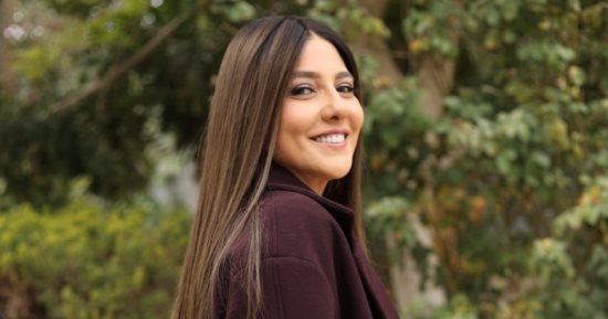 مى كساب تروج لأغنية زوجها أوكا بيحارب الملل: أنا هدِس أوكا ورزقى على الله