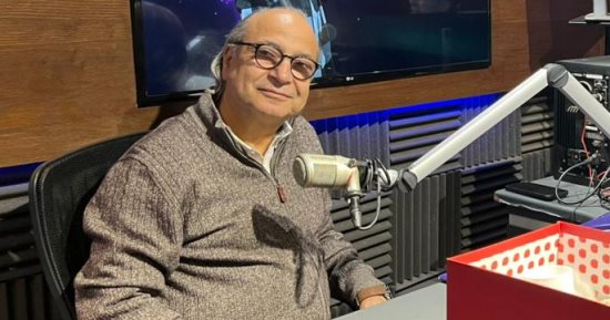 لماذا عاد أحمد كمال لمصر بعدما هاجر لأمريكا.. الفنان يرد