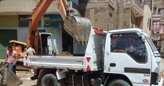 إزالة 20 حالة تعدى ورفع 60 طن مخلفات خلال حملات نظافة فى الطود