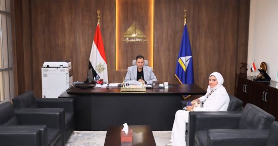محافظ دمياط يلتقى مدير مديرية التموين بعد توليها مهام عملها بالمحافظة