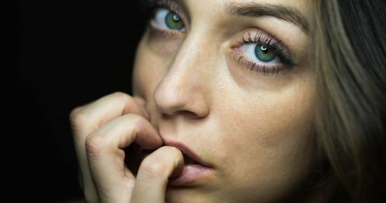 5 خطوات سهلة تساعد فى التخلص من عادة قضم الأظافر 