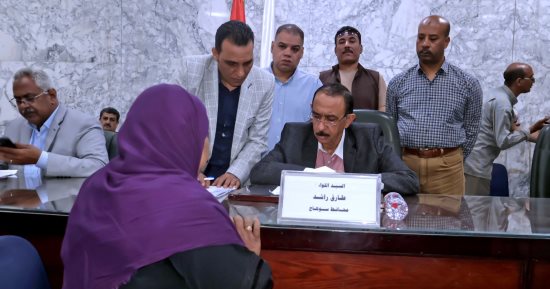 محافظ سوهاج يشدد فى اللقاء الجماهيرى على حل مشاكل المواطنين 