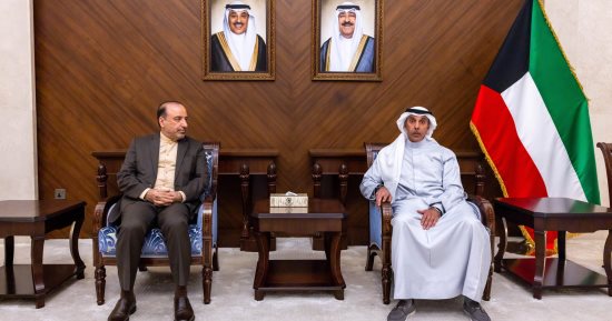 الكويت تستدعى سفير إيران وتسلمه مذكرة احتجاج لتسلل الحرس الثورى لأراضيها