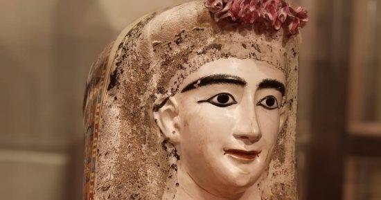 مقتنيات المتحف المصرى.. قناع جنائزى من العصر الرومانى