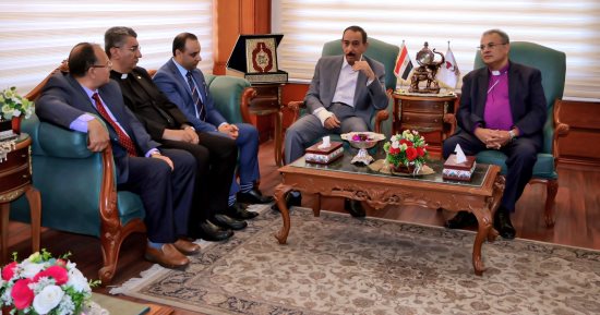 محافظ سوهاج يستقبل رئيس الطائفة الإنجيلية لتعزيز التعاون المشترك