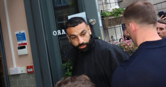 ليفربول يودع محمد صلاح بحفل خاص قبل الرحيل.. صور