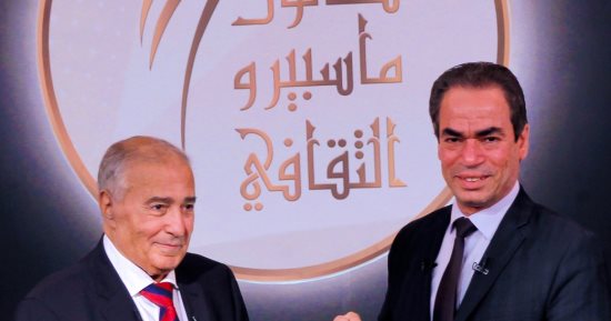 احمد المسلماني رئيس الوطنية للإعلام يمنح الشاعر فاروق جويدة وسام ماسبيرو