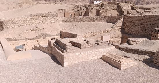 فتح مقبرتى أمنحتب وساموت بالأقصر