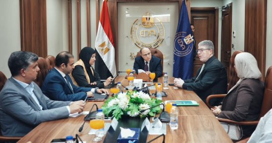 رئيس هيئة الدواء يبحث مع وفد مؤسسة الاعتماد الأمريكية تعزيز التعاون 
