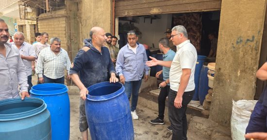 ضبط 18 طن مخللات فاسدة وإخلاء مخزن خردة مخالف فى حملة موسعة بالطالبية.. صور
