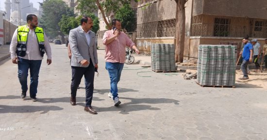 رئيس حى العجوزة يتابع أعمال التطوير ورفع الكفاءة بالشوارع.. صور
