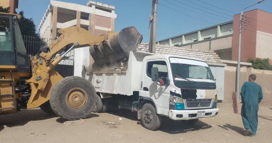 رفع 134 طن مخلفات من 26 موقعًا بصدفا ضمن حملات مكثفة للنظافة بأسيوط