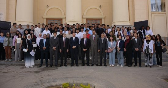 جامعة القاهرة الأهلية تستضيف هيئة الرقابة المالية لتجهيز الطلاب لسوق العمل