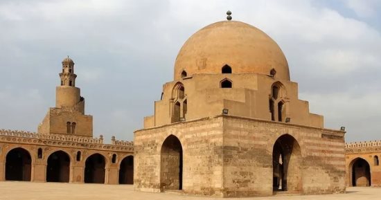 أحمد بن طولون.. حكاية مسجد يتحدى الزمن