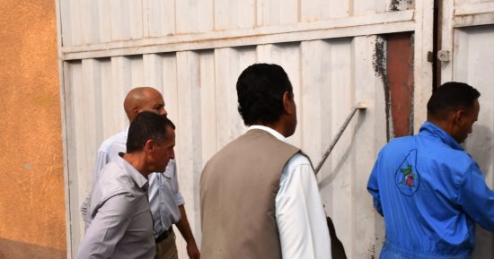 غلق وتشميع محطة وقود بأسوان بعد ضبط تهريب سولار وبنزين