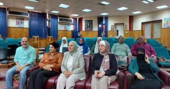 «مدير تعليم القاهرة» تتابع غرفة عمليات الدبلومات الفنية في أول أيام الامتحانات