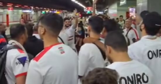 كاميرا اليوم السابع ترصد زحف جماهير الزمالك على استاد القاهرة وهتافات بالمترو
