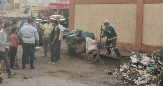 محافظ الجيزة يستبعد قيادات بحى الطالبية بعد رصد قصور فى النظافة