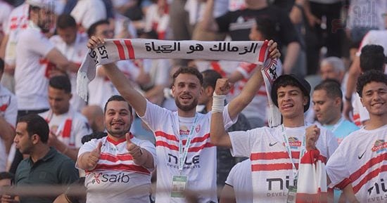 جماهير الزمالك واتحاد العاصمة بمدرجات استاد القاهرة.. صور