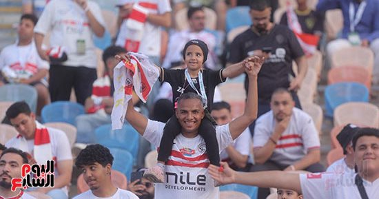 جماهير الزمالك واتحاد العاصمة تزين مدرجات استاد القاهرة في ليلة النهائي