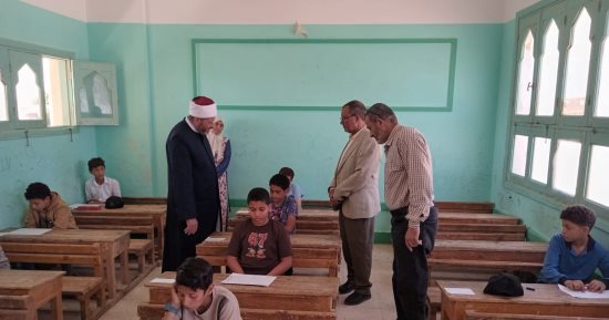 طلاب الشهادات الأزهرية يواصلون أداء الامتحانات بجنوب سيناء