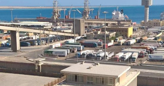 تداول 10 آلاف طن و600 شاحنة بضائع عامة ومتنوعة بموانئ البحر الأحمر