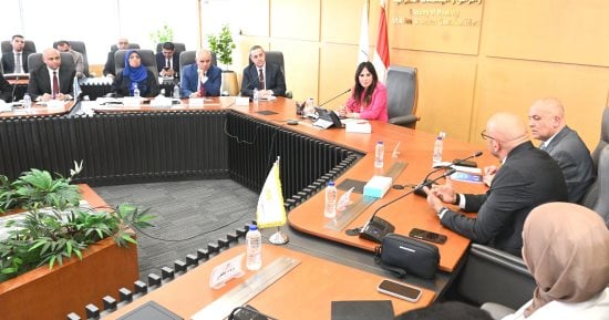 وزيرة الإسكان تعقد اجتماعا مع مسئولي شركة مدن مصر لمتابعة سير العمل