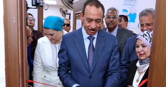محافظ سوهاج ورئيسة "القومى للطفولة والأمومة" يفتتحان مقر فرع المجلس