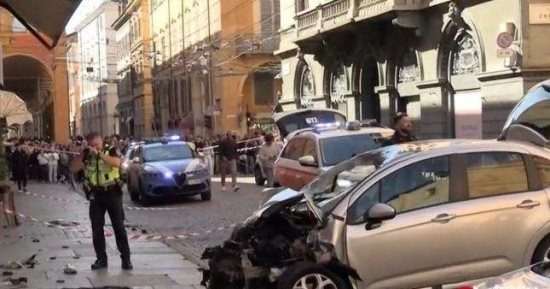 دهس 10 أشخاص فى إيطاليا والسائق يطعن من يوقفه خلال هروبه.. فيديو