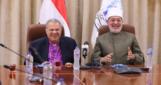 رئيس الطائفة الإنجيلية يهنئ مفتي الجمهورية بعيد الأضحى: أمن مصر نعمة كبيرة