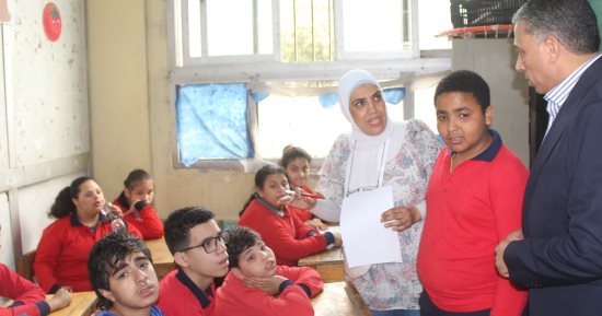 مدير تعليم الجيزة يتفقد سير امتحانات نهاية العام بمدارس شمال الجيزة