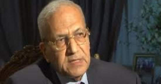 وزير الصحة يهنئ الدكتور محمد شريف مختار بفوزه بجائزة «الطبيب العربي» في مجال التميز