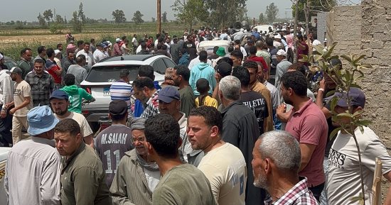 تشييع جثامين ضحايا حادث أسوان فى مسقط رأسهم بالدقهلية.. فيديو وصور