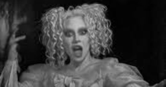 ليدي جاجا تنافس على جائزة إيمي بأغنية “The Dead Dance” من مسلسل “Wednesday"