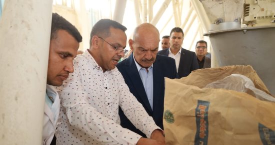 محافظ السويس يتفقد مطاحن شرق الدلتا لمتابعة إضافة البريمكس على الدقيق